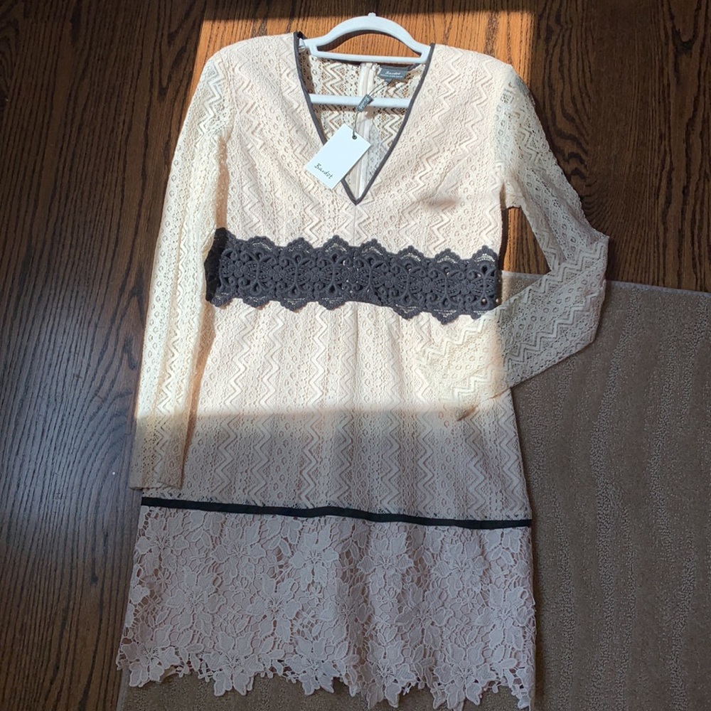 Bardot Bella Lace Dress in Limestone - Picture 9 of 12